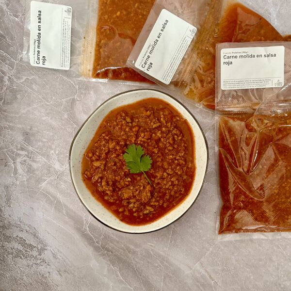 Carne molida en salsa roja